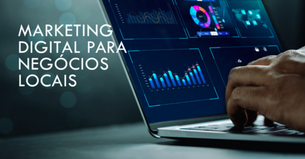 Homem digitando em notebook